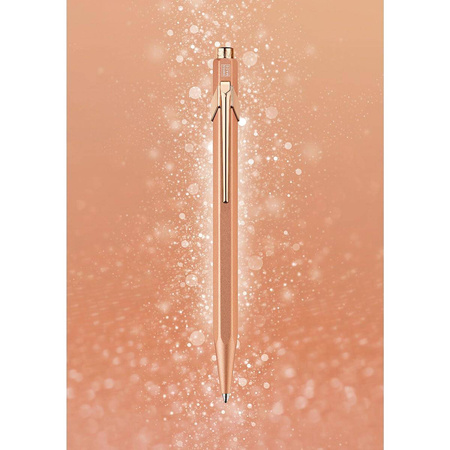 Długopis automatyczny Caran d`Ache 849 Brut Rose M w pudełku